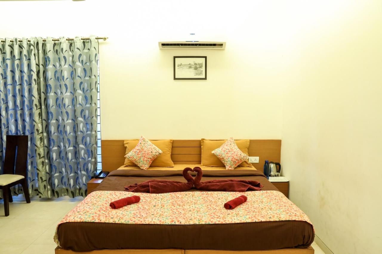Bed and Breakfast Surya Kiran Miramar Panaji Zewnętrze zdjęcie