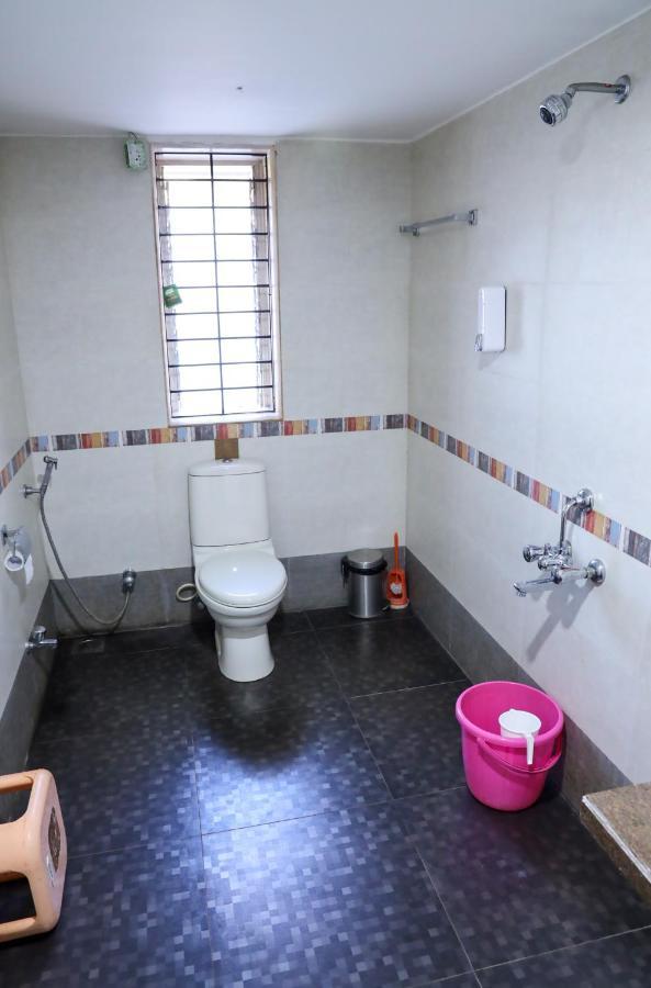 Bed and Breakfast Surya Kiran Miramar Panaji Zewnętrze zdjęcie