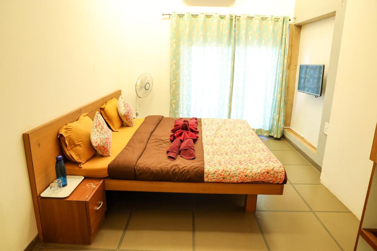 Bed and Breakfast Surya Kiran Miramar Panaji Zewnętrze zdjęcie