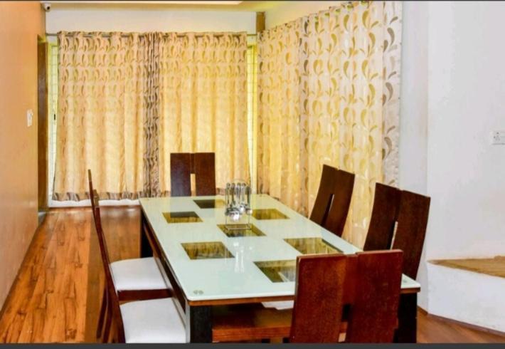 Bed and Breakfast Surya Kiran Miramar Panaji Zewnętrze zdjęcie