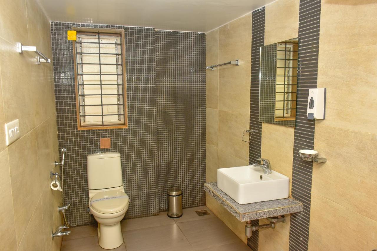Bed and Breakfast Surya Kiran Miramar Panaji Zewnętrze zdjęcie