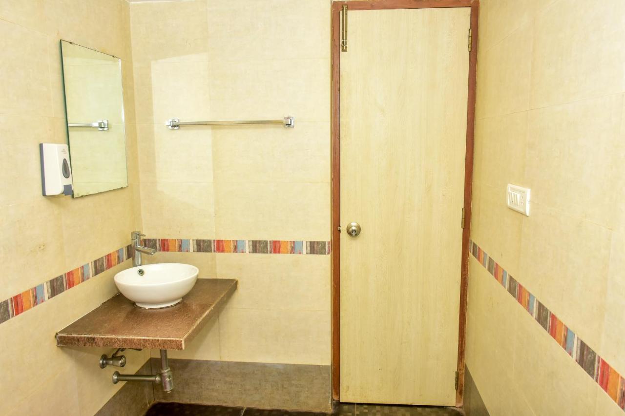 Bed and Breakfast Surya Kiran Miramar Panaji Zewnętrze zdjęcie